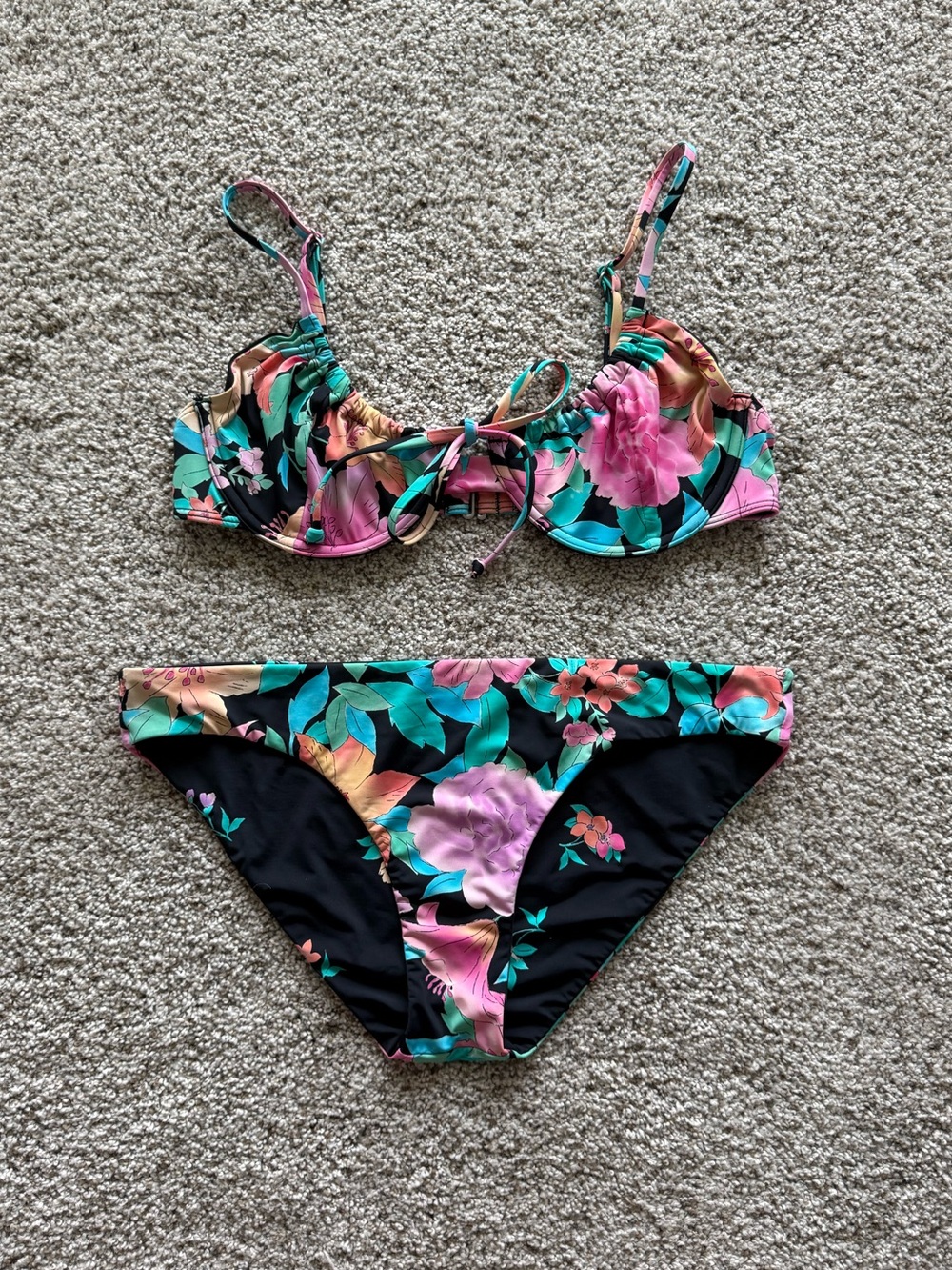 Like New Billabong Reversible Bikini Size S/M